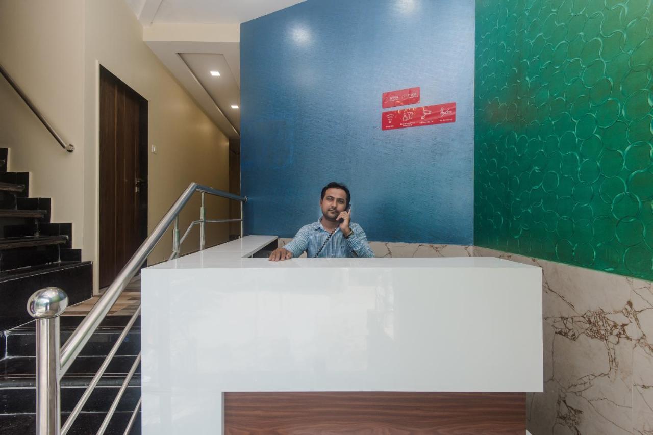 Hotel O Greenforest Near Airport Road Metro Station Bombay Eksteriør billede